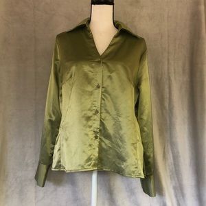 beautiful size 12 East 5th button down top